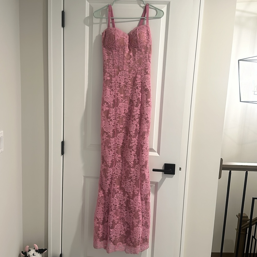 V. Chapman Dress - Picture 8 of 15